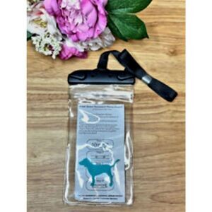 NWT VICTORIA SECRET PINK WATER RESISTANT PHONE POUCH